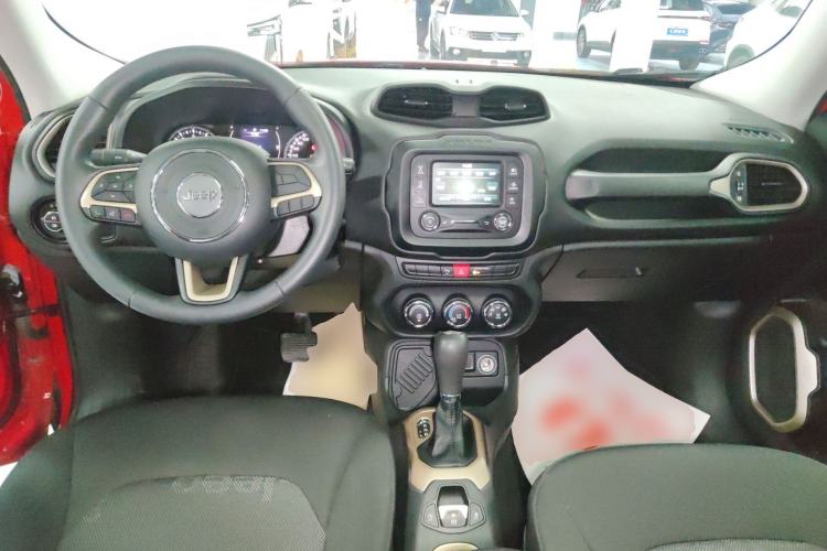 Used Jeep Renegade 2017 180T Automatic High-Energy Version Center Console