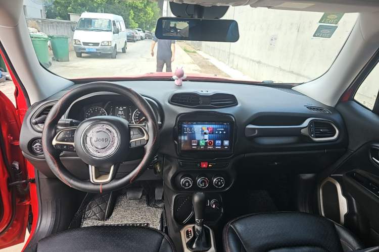 Used Jeep Renegade 2017 180T Automatic High-Energy Version Center Console