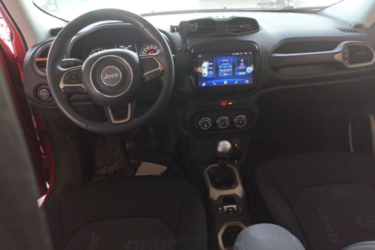 Used Jeep Renegade 2017 180T Manual Kinetic Edition Center Console
