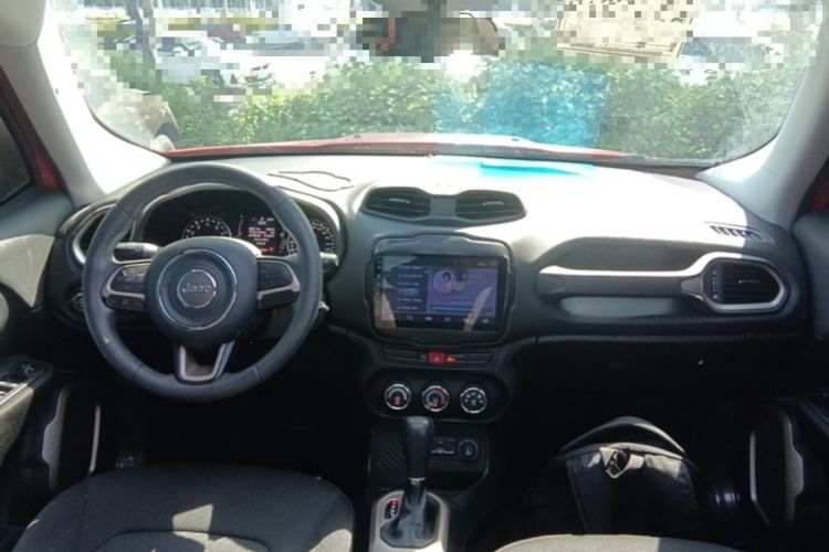 Used Jeep Renegade 2017 180T Automatic High-Energy Version Center Console