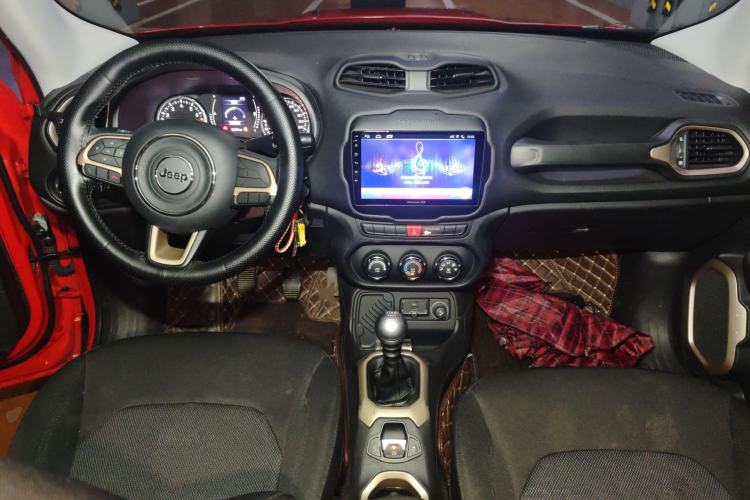 Used Jeep Renegade 2017 180T Manual Kinetic Edition Center Console