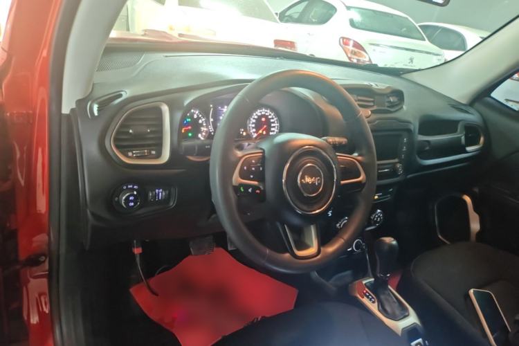 Used Jeep Renegade 2017 180T Automatic High-Energy Version Center Console