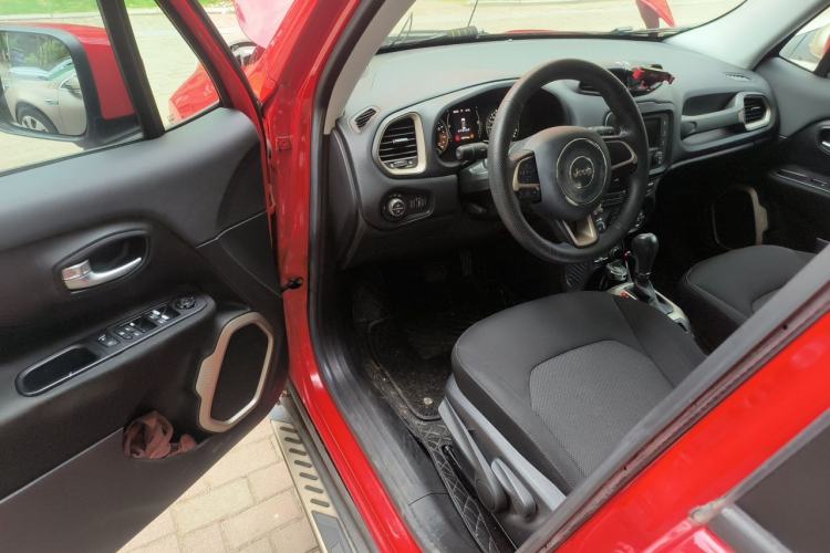 Used Jeep Renegade 2017 180T Automatic High-Energy Version Driver Seat