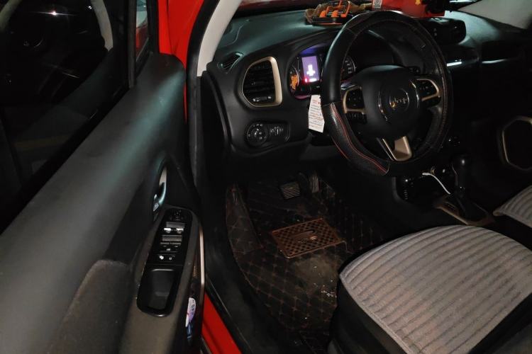 Used Jeep Renegade 2017 180TS Automatic Four-Wheel Drive Superior Edition Driver Seat