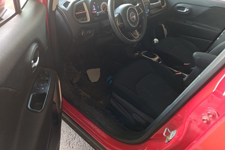 Used Jeep Renegade 2017 180T Manual Kinetic Edition Driver Seat