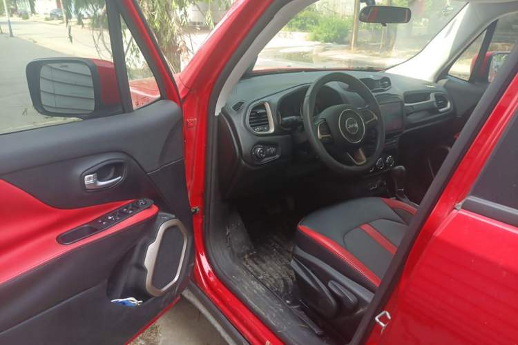 Used Jeep Renegade 2017 180T Automatic High-Energy Version Driver Seat
