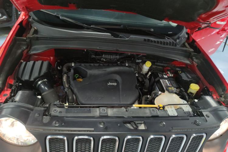 Used Jeep Renegade 2017 180T Automatic High-Energy Version Engine Bay