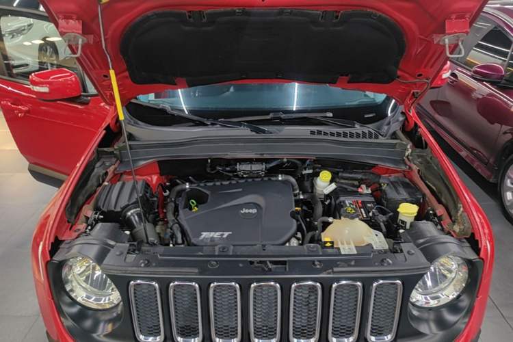 Used Jeep Renegade 2017 180T Automatic High-Energy Version Engine Bay