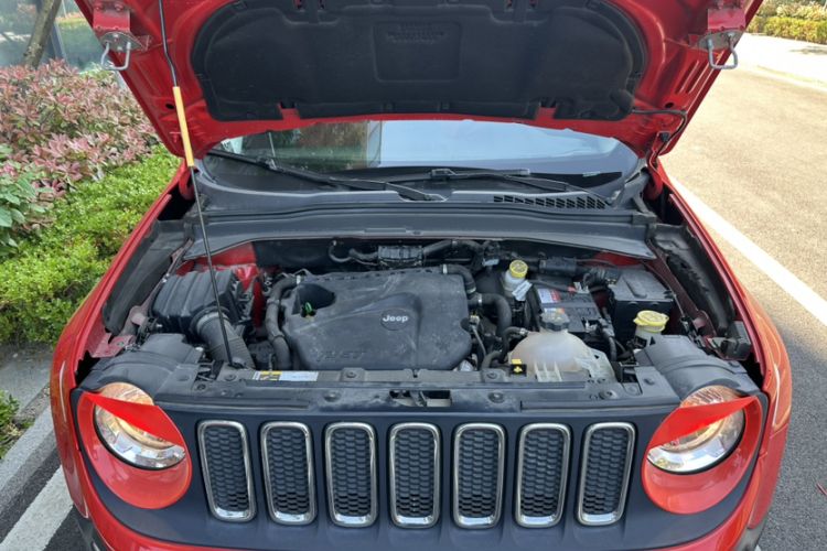 Used Jeep Renegade 2017 180T Automatic High-Energy Version Engine Bay