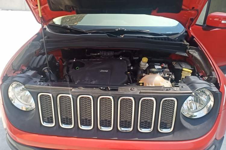 Used Jeep Renegade 2017 180T Automatic High-Energy Version Engine Bay