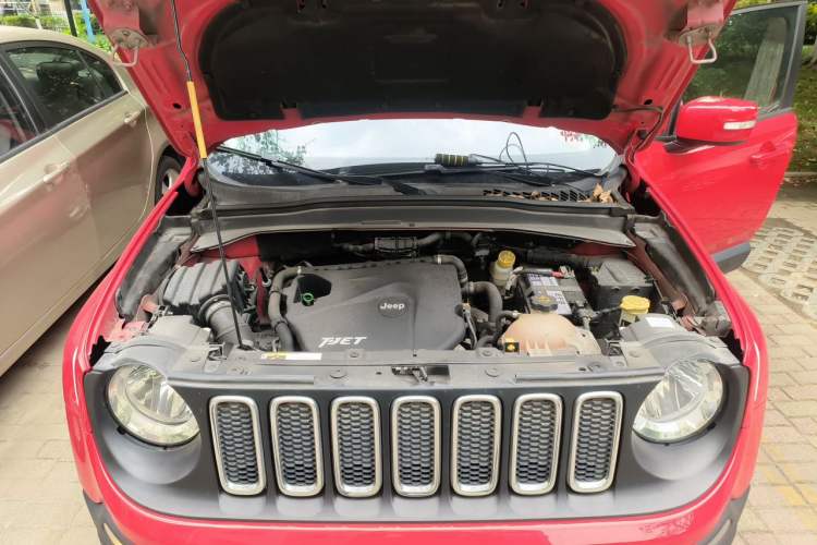 Used Jeep Renegade 2017 180T Automatic High-Energy Version Engine Bay