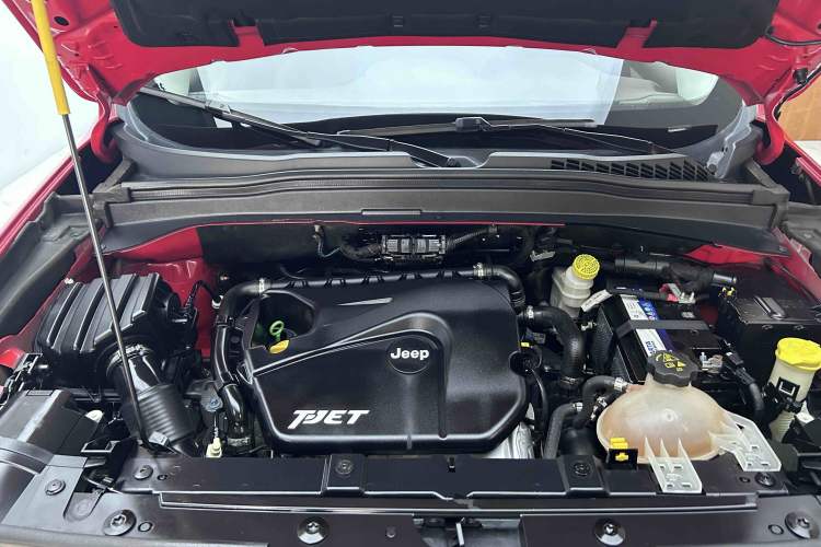 Used Jeep Renegade 2017 180T Automatic High-Energy Version Engine Bay