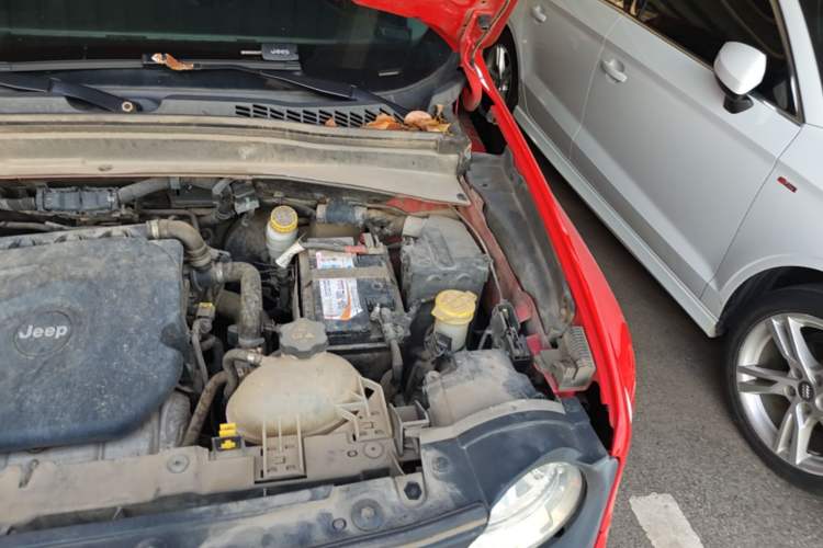 Used Jeep Renegade 2017 180T Manual Kinetic Edition Engine Bay Left