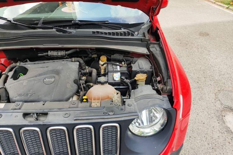 Used Jeep Renegade 2017 180T Automatic High-Energy Version Engine Bay Left