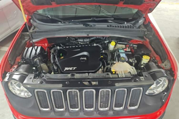 Used Jeep Renegade 2017 180T Automatic High-Energy Version Engine Bay
