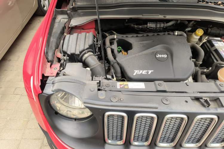 Used Jeep Renegade 2017 180T Automatic High-Energy Version Engine Bay Right