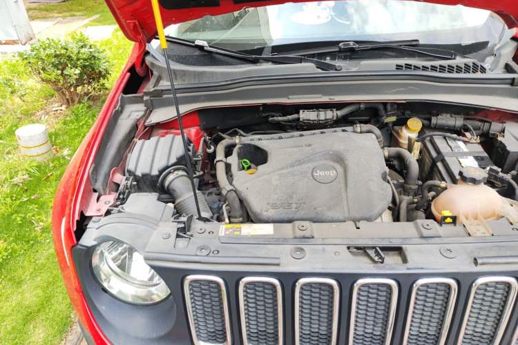Used Jeep Renegade 2017 180T Automatic High-Energy Version Engine Bay Right
