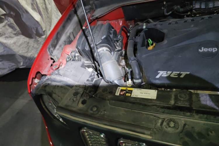 Used Jeep Renegade 2017 180T Automatic High-Energy Version Engine Bay Right