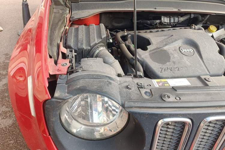 Used Jeep Renegade 2017 180T Automatic High-Energy Version Engine Bay Right