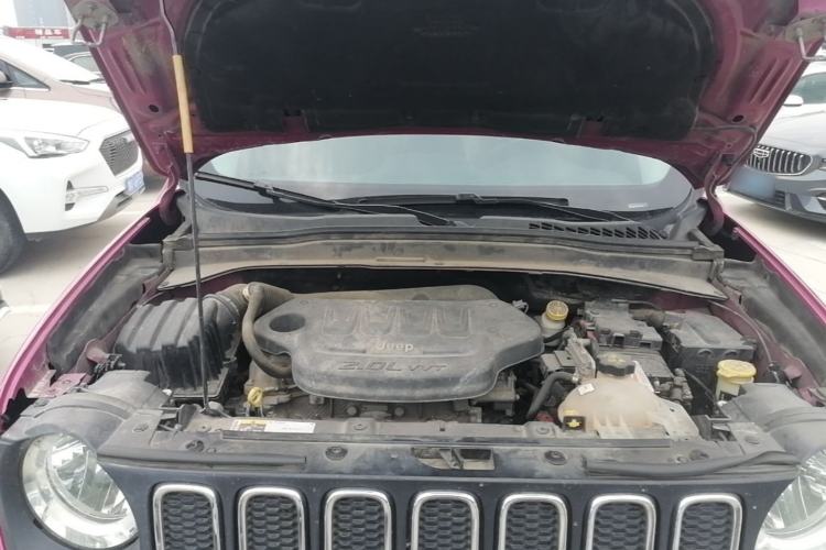 Used Jeep Renegade 2017 180TS Automatic Four-Wheel Drive Superior Edition Engine Bay