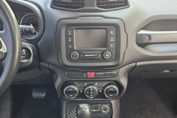 Used Jeep Renegade 2017 180T Automatic Jingneng Edition Exterior 10