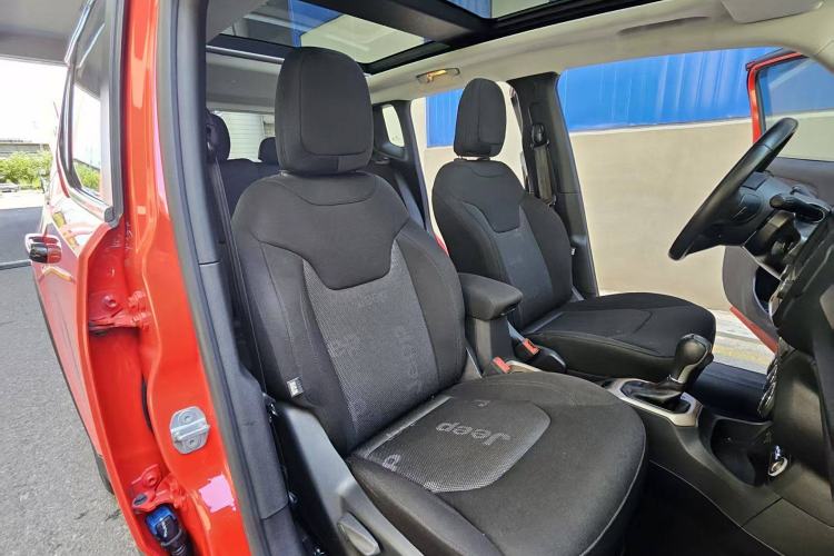 Used Jeep Renegade 2017 180T Automatic Jingneng Edition Exterior 12