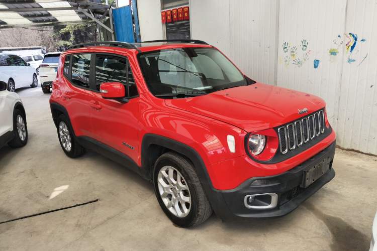 Used Jeep Renegade 2017 180T Automatic High-Energy Version Exterior 2