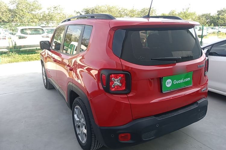 Used Jeep Renegade 2017 180T Automatic High-Energy Version Exterior 2