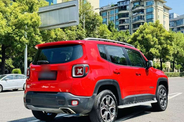 Used Jeep Renegade 2017 180TS Automatic All-Wheel Drive Versatile Edition Exterior 3