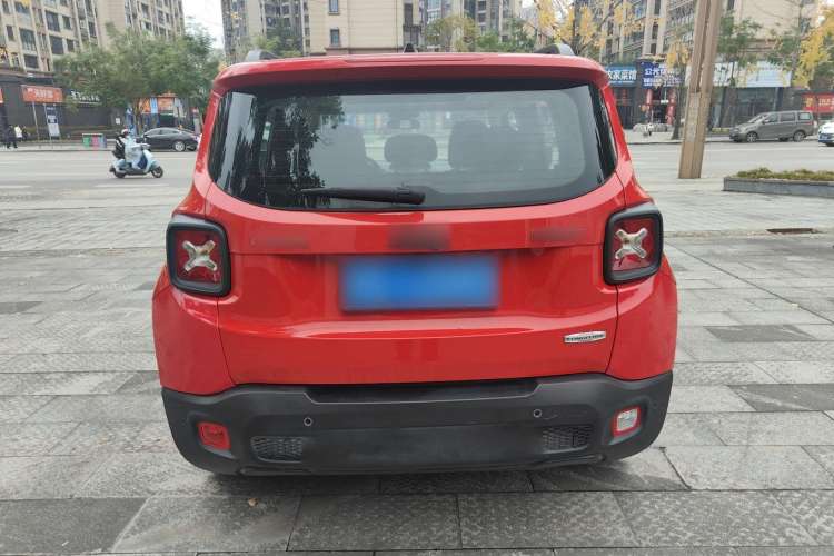 Used Jeep Renegade 2017 180T Automatic High-Energy Version Exterior 4