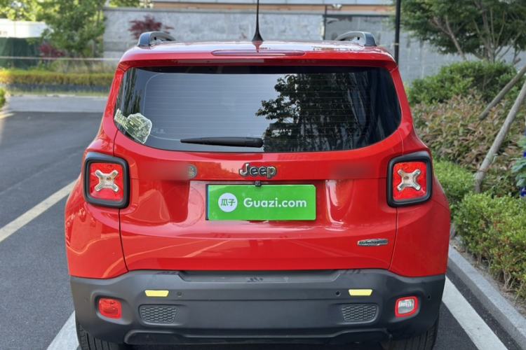 Used Jeep Renegade 2017 180T Automatic High-Energy Version Exterior 4