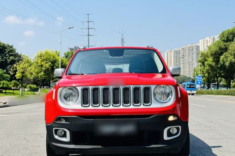 Used Jeep Renegade 2017 180TS Automatic All-Wheel Drive Versatile Edition Exterior 4