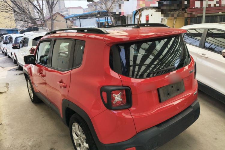 Used Jeep Renegade 2017 180T Automatic High-Energy Version Exterior 4