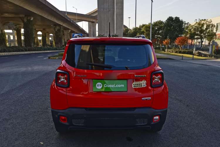 Used Jeep Renegade 2017 180T Automatic High-Energy Version Exterior 6