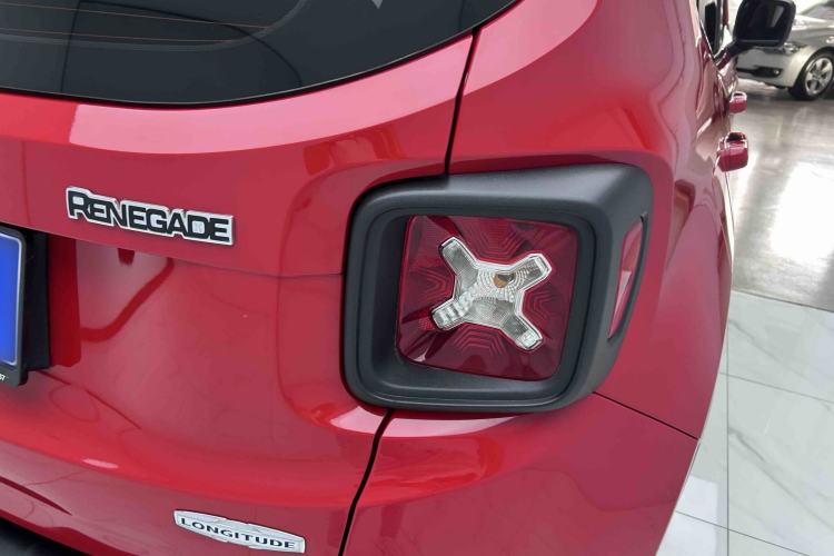 Used Jeep Renegade 2017 180T Automatic High-Energy Version Exterior 7