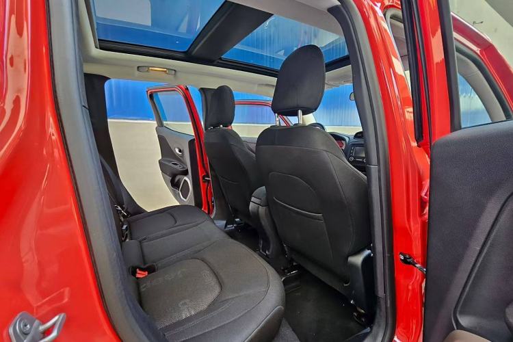 Used Jeep Renegade 2017 180T Automatic Jingneng Edition Exterior 8