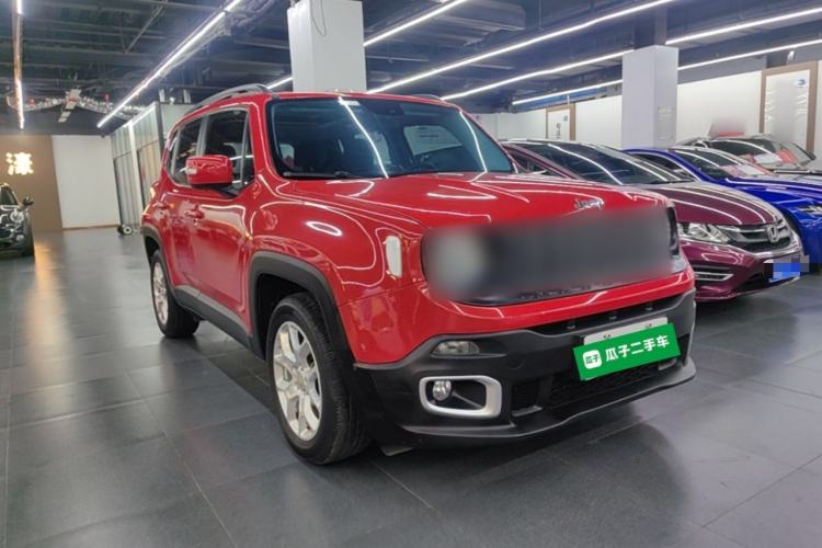 Used Jeep Renegade 2017 180T Automatic High-Energy Version Front Right 45 Deg