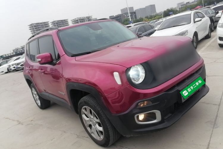 Used Jeep Renegade 2017 180TS Automatic Four-Wheel Drive Superior Edition Front Right 45 Deg