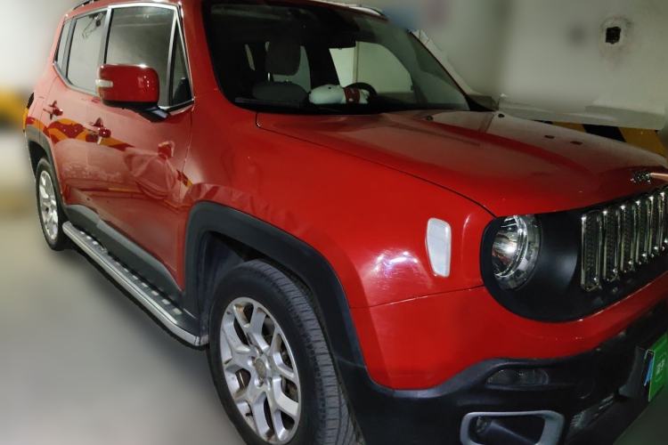 Used Jeep Renegade 2017 180T Automatic High-Energy Version Front Right 45 Deg
