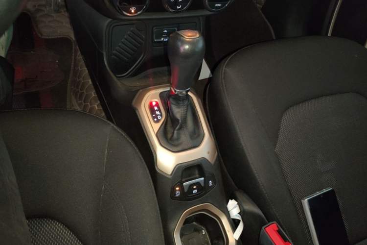 Used Jeep Renegade 2017 180T Automatic Jingneng Edition Gear Lever