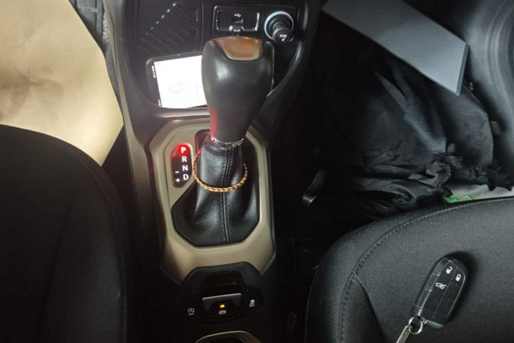 Used Jeep Renegade 2017 180T Automatic Jingneng Edition Gear Lever