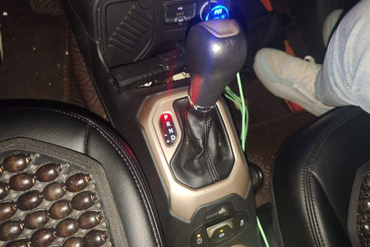 Used Jeep Renegade 2017 180T Automatic Jingneng Edition Gear Lever