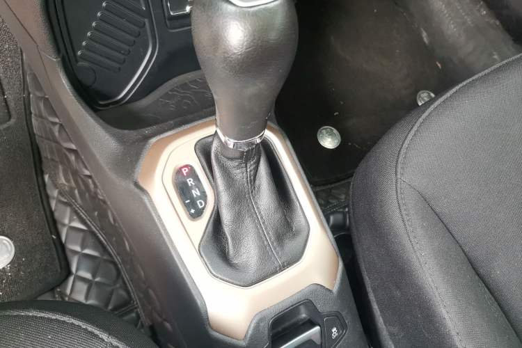 Used Jeep Renegade 2017 180T Automatic High-Energy Version Gear Lever
