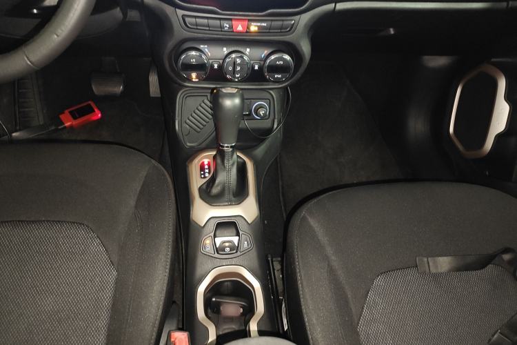Used Jeep Renegade 2017 180T Automatic Jingneng Edition Gear Lever