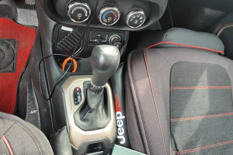 Used Jeep Renegade 2017 180T Automatic High-Energy Version Gear Lever