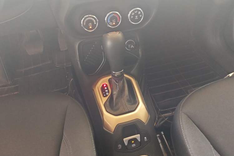 Used Jeep Renegade 2017 180T Automatic High-Energy Version Gear Lever