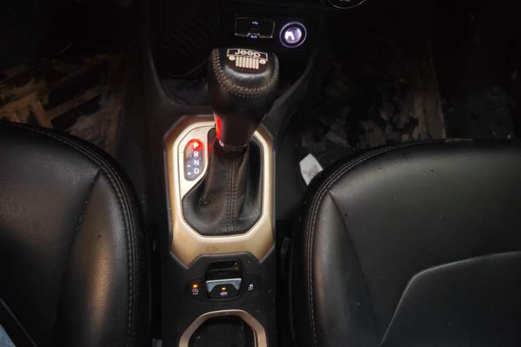 Used Jeep Renegade 2017 180T Automatic Jingneng Edition Gear Lever