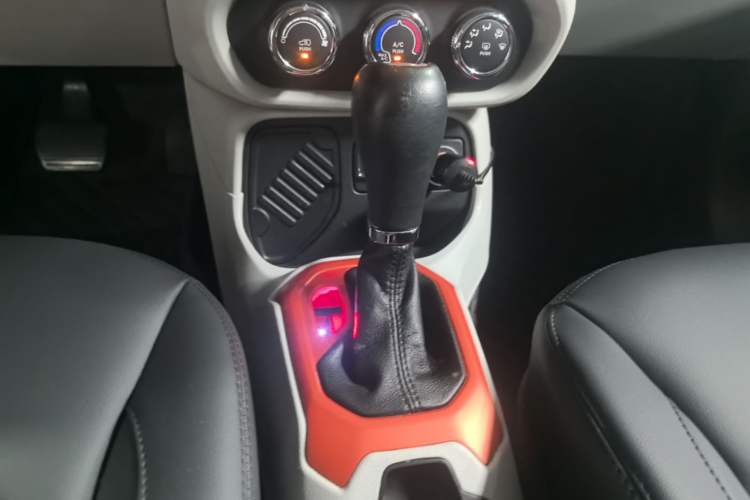Used Jeep Renegade 2017 180T Automatic High-Energy Version Gear Lever