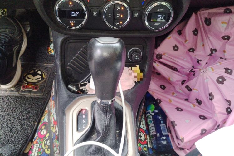 Used Jeep Renegade 2017 180T Automatic Jingneng Edition Gear Lever