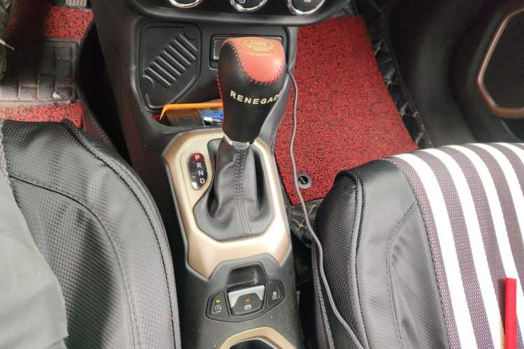 Used Jeep Renegade 2017 180T Automatic High-Energy Version Gear Lever